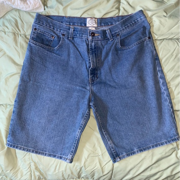 St John’s Bay Men’s Denim shorts.  SZ 36 - Picture 3 of 4